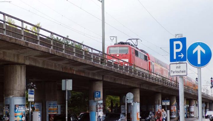 pferdemarkt-eisenbahnbruecke