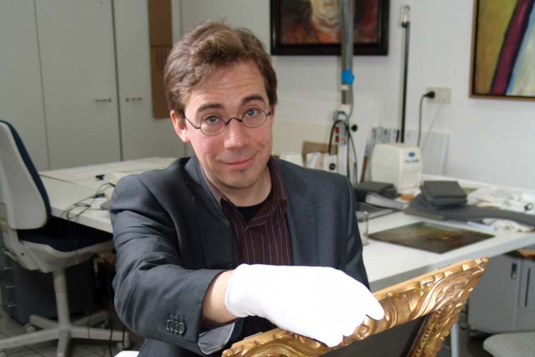 Dr. Marcus Kenzler ist MUSEALOG-Teilnehmer gewesen und heute Provenienzforscher am Landesmuseum für Kunst und Kultur in Oldenburg.