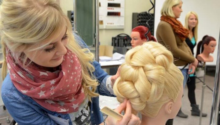 friseurhandwerk-hochsteckfrisur