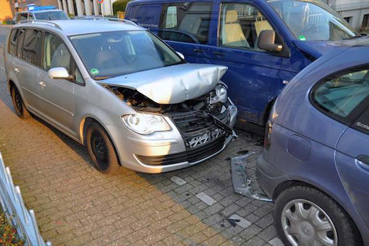 Wegen einer Spinne kam es zu einem Verkehrsunfall in der Lambertistraße Oldenburg. Dabei entstand ein Sachschaden von fast 30.000 Euro.