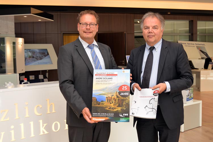horsten Wietung (EWE) und Prof. Thomas Albert (Musikfest Bremen) freuen sich auf das Konzert im Oldenburgischen Staatstheater.