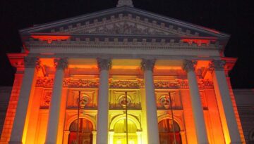 oldenburgisches-staatsheater-bei-nacht