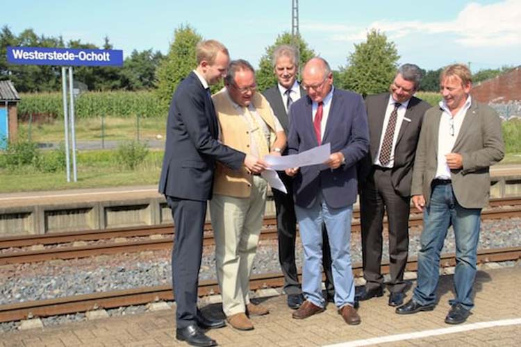 Das Land Niedersachsen und die Deutsche Bahn investieren gemeinsam 9,8 Millionen Euro in die Modernisierung und den barrierefreien Umbau der Bahnhöfe Westerstede-Ocholt und Augustfehn.