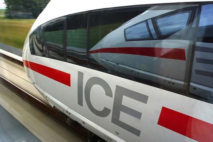 Die Stadt Oldenburg wird besser ins Fernverkehrsnetz der Deutschen Bahn integriert. Es sollen mehr Intercity-Express (ICE) Züge von und nach Oldenburg fahren.