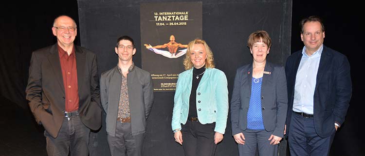 Festivalleiter Burkhard Nemitz und Antoine Jully, Christine Hawighorst (CEWE), Annette Brockhoff-Ulken (Öffentliche Versicherungen) und Generalintendant Christian Firmbach freuen sich auf die 12. Internationalen Tanztage Oldenburg.