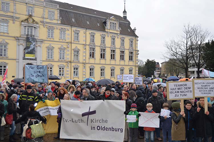 Die Abschlusskundgebung fand auf dem Schlossplatz statt.