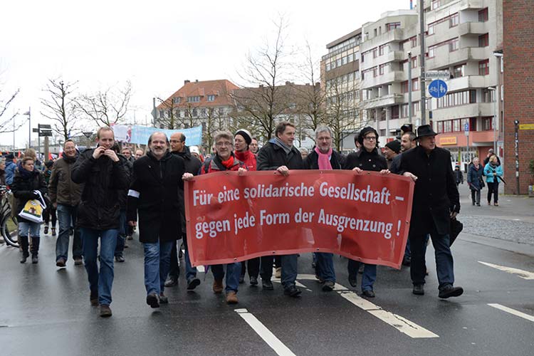 Rund 3000 Menschen zogen durch Oldenburg. Damit setzten sie ein Zeichen gegen Ausgrenzung.