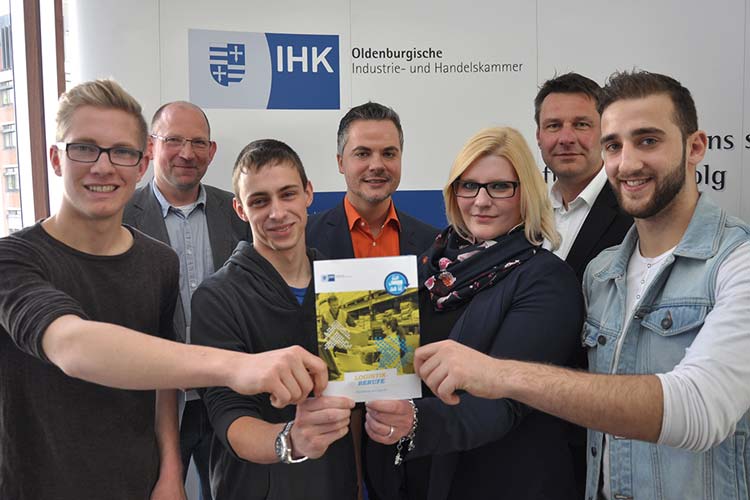 Vier Auszubildende gaben am Tag der Logistik in Oldenburg einen Einblick in ihre zukunftsträchtigen Berufe in der Logistikbranche.