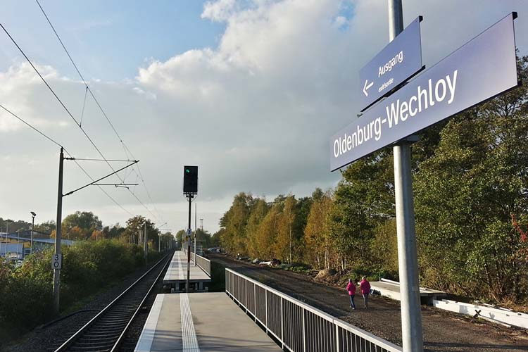 Die Deutsche Bahn teilt mit, dass der Haltepunkt Wechloy voraussichtlich bis Frühjahr 2015 nicht angefahren wird.