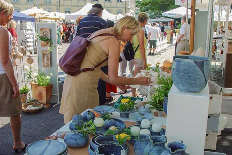 Am 1. und 2. August können sich die Besucher der 33. Internationalen Keramiktage auf dem Oldenburger Schlossplatz auf 124 Keramiker freuen.