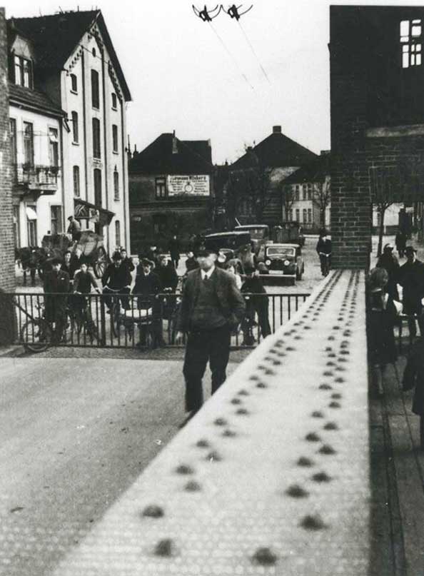 Schon immer warteten die Oldenburger geduldig vor der geschlossenen Cäcilienbrücke.