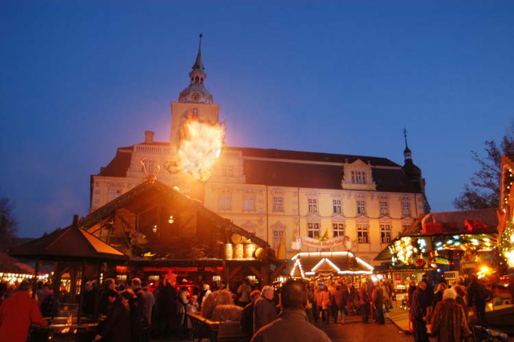 Die Stadt Oldenburg sucht Chöre und Interpreten für den Lamberti-Markt.