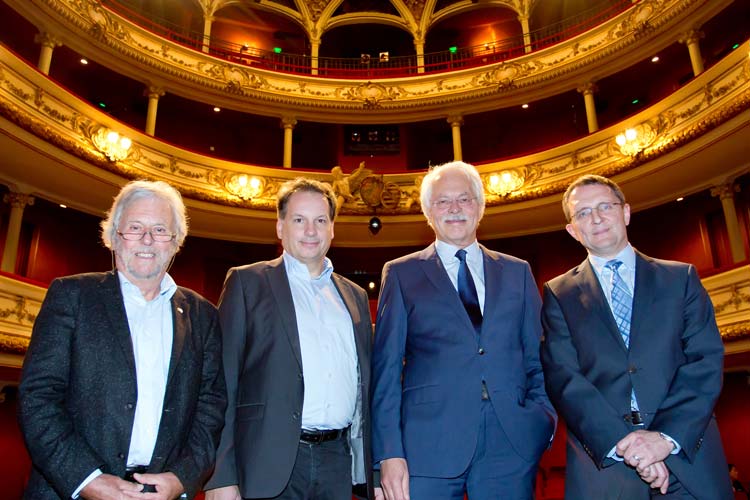 Das Schauspiel Eine nicht umerziehbare Frau von Stefano Massini, das gegenwärtig in der Oldenburger Exerzierhalle zu sehen ist, handelt von der ermordeten Journalistin Anna Politkowskaja. Der Journalist und Tagesthemen-Moderator Thomas Roth sprach über seine Kollegin.