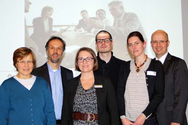 Dr. Ute Vogel (ArbeiterKind), Nils Mischo und Helene Walter (beide Arbeitgeber-Service der Arbeitsagentur Oldenburg-Wilhelmshaven), Manuel Dedio (ArbeiterKind), Franziska Schubert (IfT Oldenburg) sowie Prof. Lutz Stührenberg (IBS Oldenburg) informierten über die Integration junger Flüchtlinge.