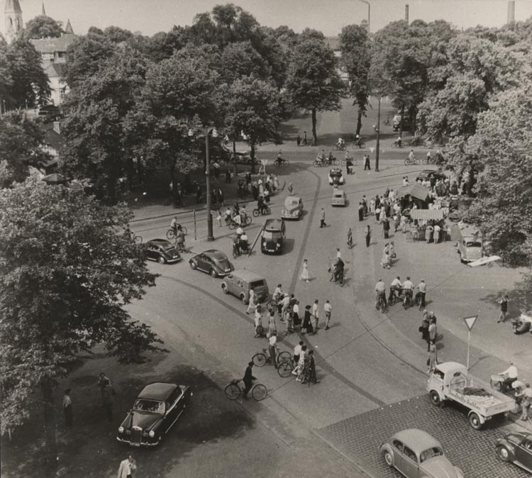 Der Pferdemarkt um 1955.