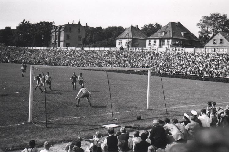 VfB Oldenburg gegen Victoria Hamburg 1952.