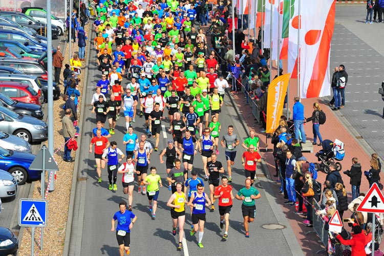Der Straßenlauf um das famila Einkaufsland Wechloy in Oldenburg findet am 10. April statt.