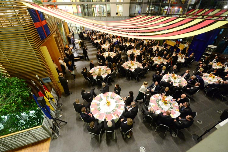 Die Gesangseinlage der Oldenburg Hymne von Annie Heger beim Oldenburger Grünkohlessen in Berlin sorgte für Disharmonie.