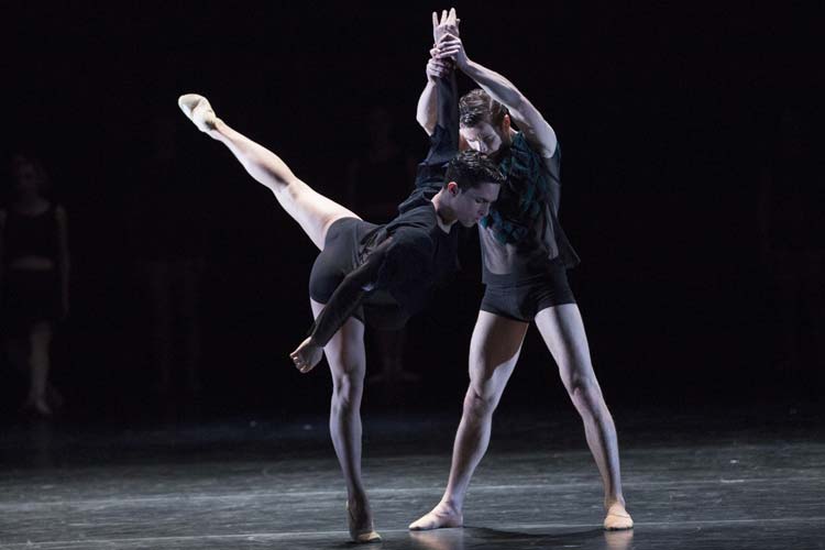 Als Uraufführung von Antoine Jully ist im Oldenburgischen Staatstheater ab 5. März Generation Y zu sehen.