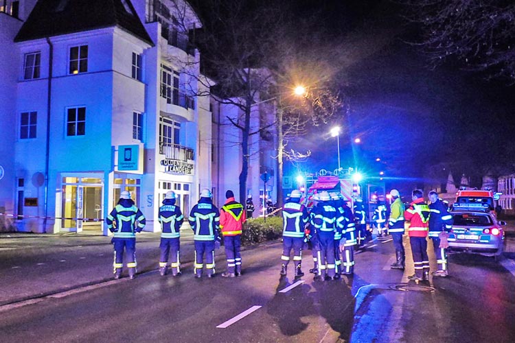 Erneut wurde in Oldenburg ein Bankautomat gesprengt. Die Polizei bittet um Hinweise.