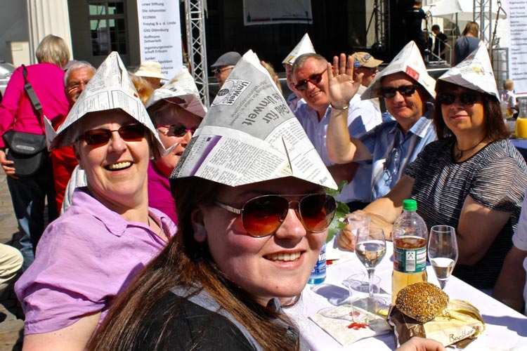 Am 26. Juni lädt die Oldenburgische Bürgerstiftung auf den Oldenburger Schlossplatz zum gemeinsamen Bürgerbrunch ein.