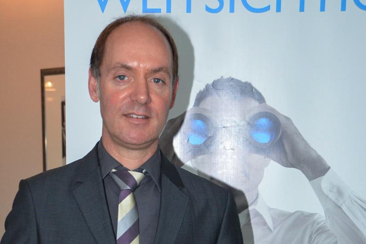 Michael Bolte stellte das Ergebnis seiner aktuellen Umfrage zur Wirtschaftslage vor.
