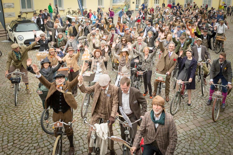 Der Oldenburger Tweed Run startet am 18. Mai zum vierten Mal.