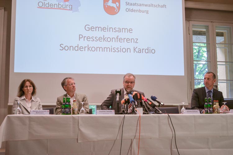 Polizei und Staatsanwaltschaft haben heute im Rahmen einer Pressekonferenz in Oldenburg im Fall des bereits verurteilten Krankenpflegers Niels H. neueste Ermittlungsergebnisse bekanntgegeben.