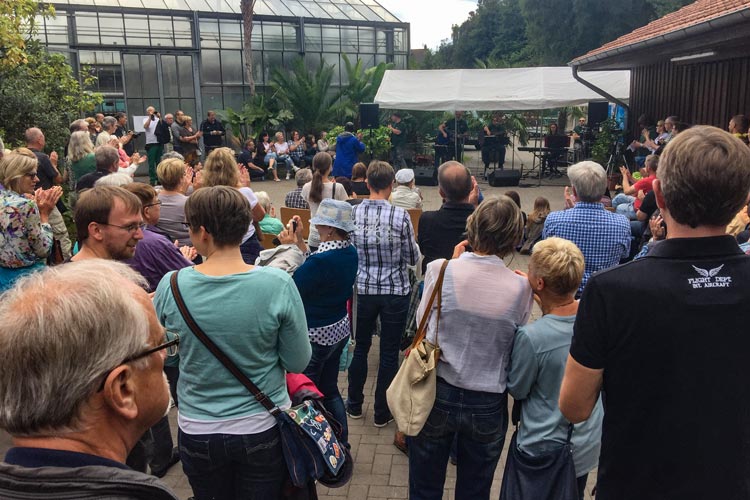 Die Bands traten auf drei Bühnen auf. Foto: Anja Michaeli Die Bands traten auf drei Bühnen auf.