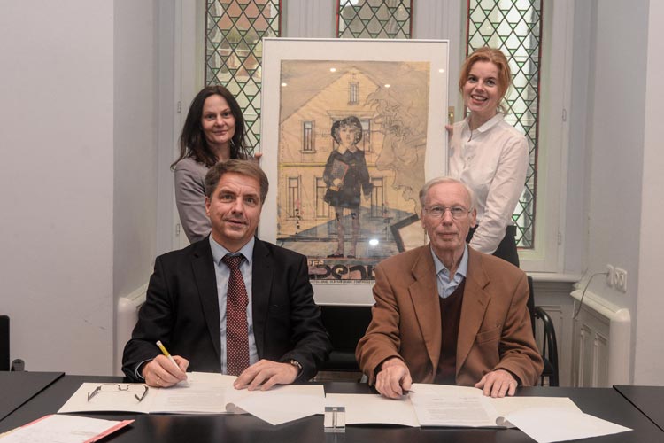 Der Vertrag für den Kunstankauf für das Horst-Janssen-Museum wurde am Mittwoch von Oberbürgermeister Jürgen Krogmann und Dr. Stefan Blessin im Beisein von Dr. Nicole Deufel und Dr. Jutta Moster-Hoos unterschrieben.