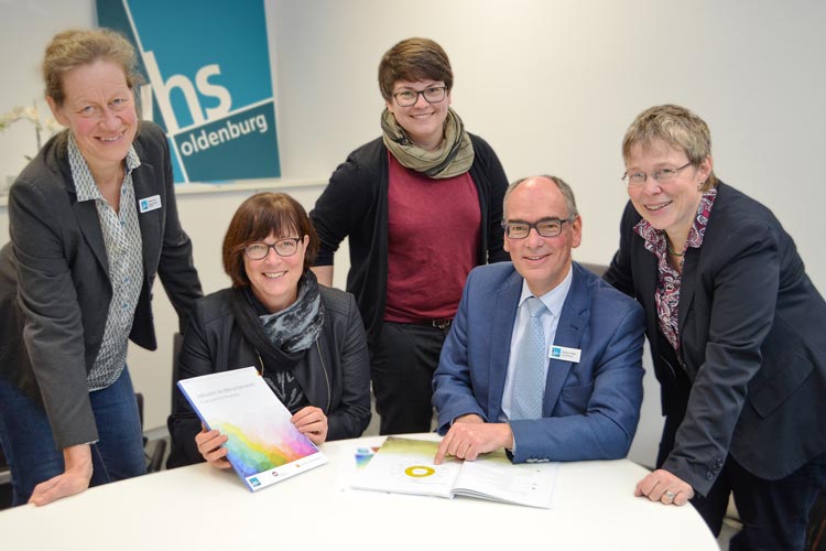 Im Rahmen des Kommunalen Aktionsplans Inklusion hat die Stadt Oldenburg mit der Herausgabe eines Lehrplans bundesweit ein Signal gesetzt.