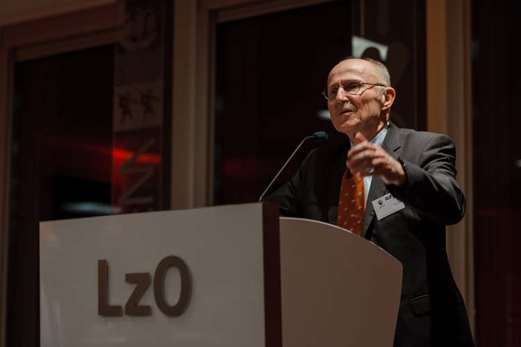 Willi Lemke wird aktiver Berater beim VfL Oldenburg. Foto: Thorsten Helmerichs Willi Lemke wird aktiver Berater beim VfL Oldenburg.