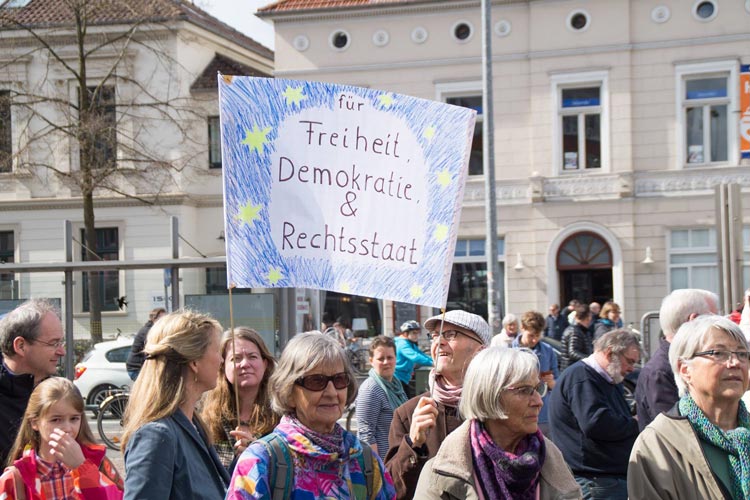 Am kommenden Sonntag, 9. April, heißt es in Oldenburg mit Blick auf Frankreich: Gemeinsam sind wir stark.