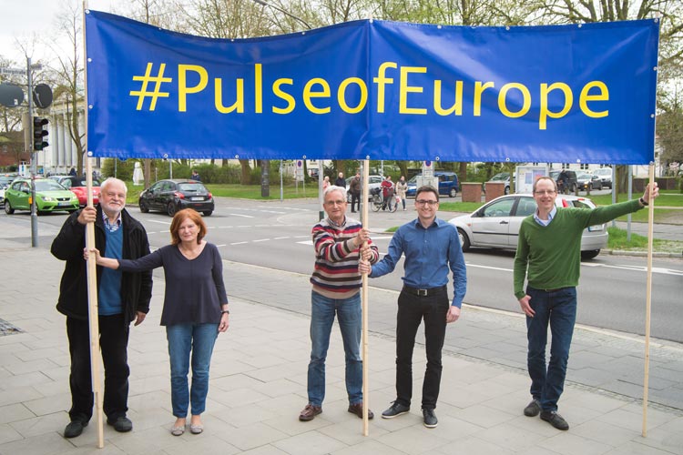 Ihnen liegt Europa am Herzen (von links): die Mitorganisatoren Steffen Akkermann, Anke Fink-Heinemann, Karl Feldmann, Michael Wenzel und Burkhard Lindental.