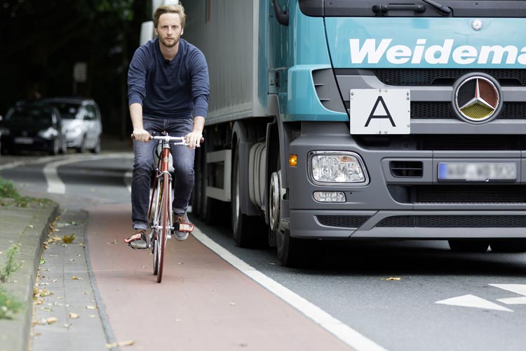 Daniel Doerk aus Osnabrück in der NDR-Dokumentation Der Fahrradkrieg: Der Kampf um die Straßen.