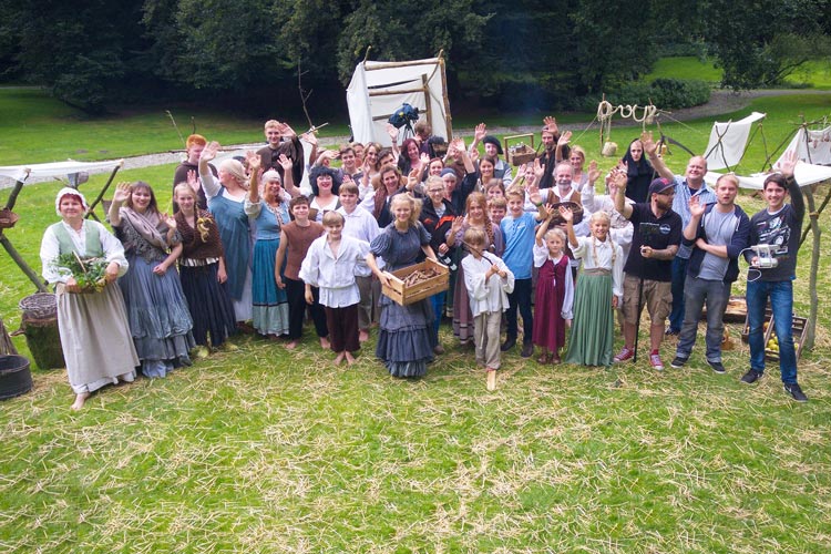 Rund 100 Menschen waren an der Produktion zu Fehlerlos beteiligt.