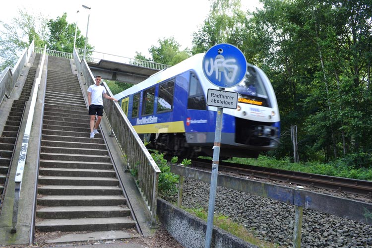 Die Fußgängerbrücke, die Krusenbusch und Bümmerstede verbindet, soll durch einen Tunnel ersetzt werden.