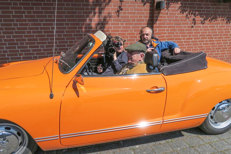 Dreharbeiten zur Dokumentation „Made in Norddeutschland – Kult Karosse Karmann“. Foto: Filmteam Papstein Dreharbeiten zur Dokumentation Made in Norddeutschland – Kult Karosse Karmann.