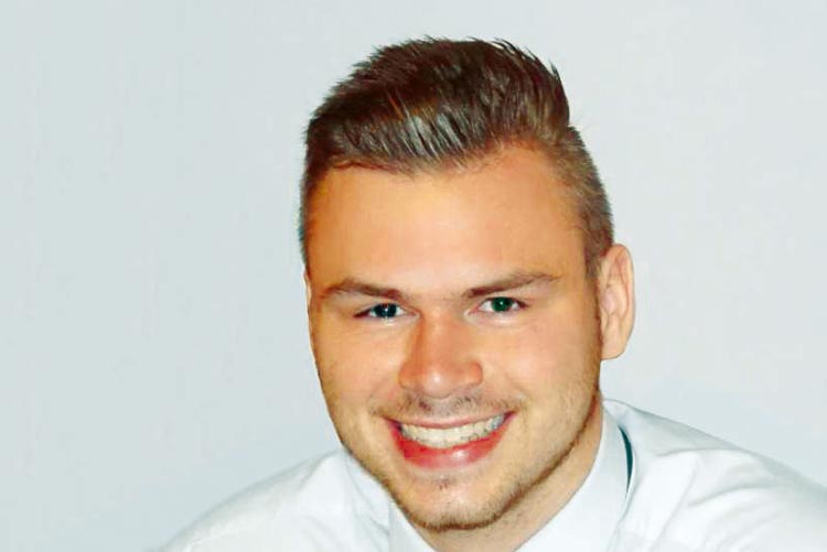 Der 20-jährige Peter kämpft gegen den Blutkrebs an.