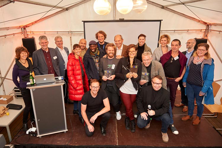 Die Jury und alle Nominierten des Creative_Award (nicht auf dem Bild: die Nominierten Essmann & Ahrens).