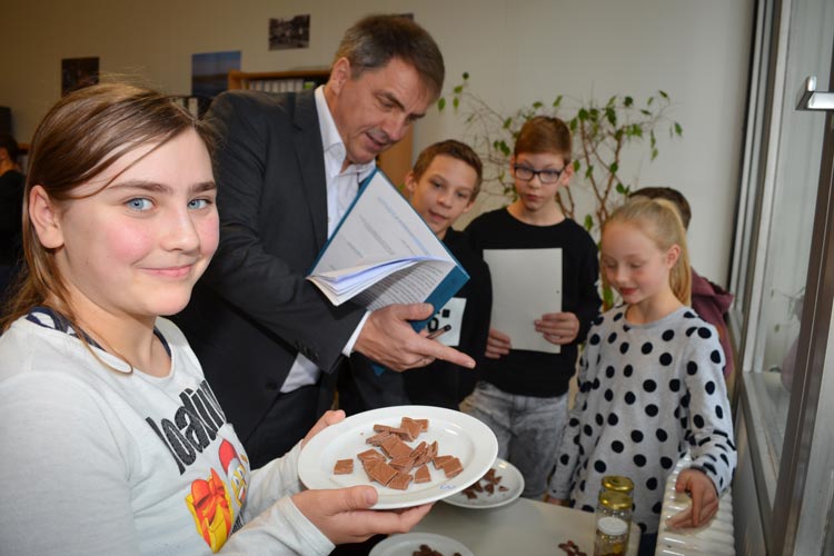 Oldenburger Schülerinnen und Schüler haben heute mit dem 4. Aktionstag Oldenburg dreht ab ein Zeichen für mehr Klimaschutz gesetzt.