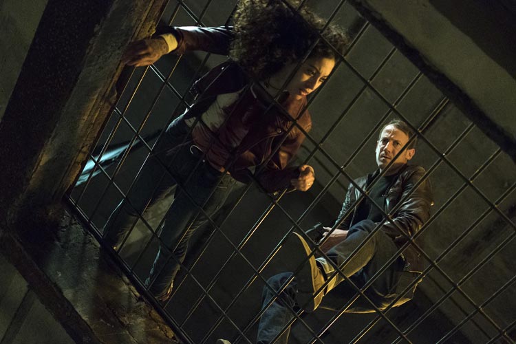 Sabrina Amali und Wilke Wotan Möhring in Aktion im Tatort Alles was Sie sagen.