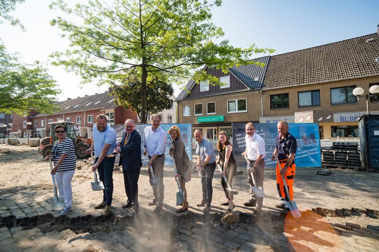 Spatenstich auf der Baustelle Klingenbergplatz in Oldenburg Kreyenbrück.