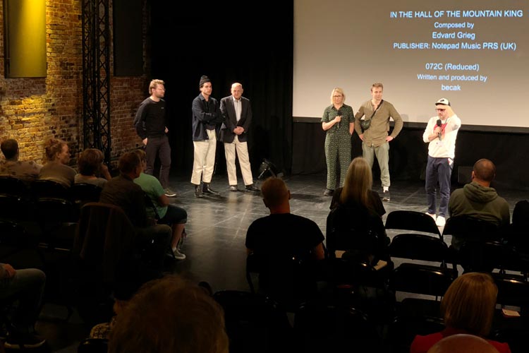 Das Team um Adam während der Q&A.