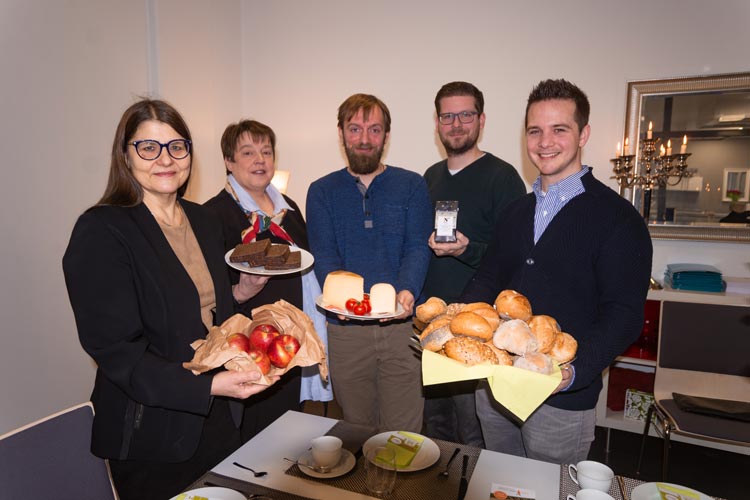 Die Regionalmesse „aufgetischt!“ hat sich bewährt. Auf die achte Ausgabe freuen sich Elke Szepanski (transfer), Antje Schmidt-Kunert, Jan Wreesmann, Garvin Hinrichs und Hendrik Nölker.