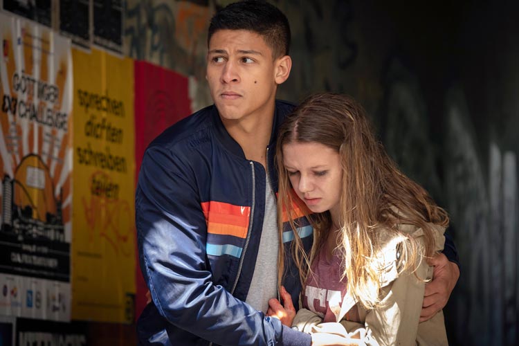 Emilio Sakraya (Nino) und Lilly Barshy (Julija) im Tatort „Das verschwundene Kind“.