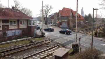 bahnuebergang-ofenerdiek-stadtrand-1140