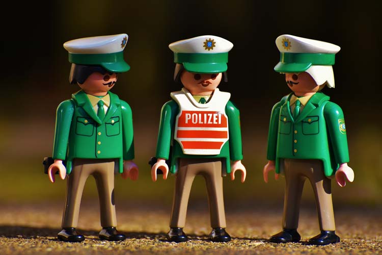 Ein Schnauzbart für den guten Zweck. Die Polizeiinspektion Oldenburg-Stadt / Ammerland beteiligt sich an der Spendenaktion „Movember“.