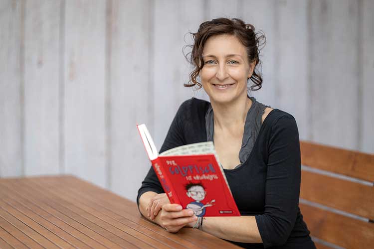 Tanja Fabsits taucht in „Der Goldfisch ist unschuldig“ ins Leben des zwölfjährigen Henri ein.