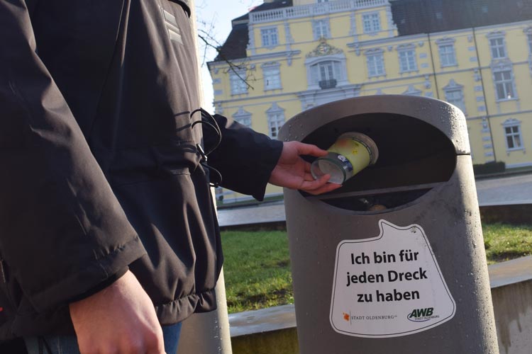 Mit flotten Sprüchen auf Mülleimern fährt der Abfallwirtschaftsbetrieb der Stadt Oldenburg eine Kampagne.